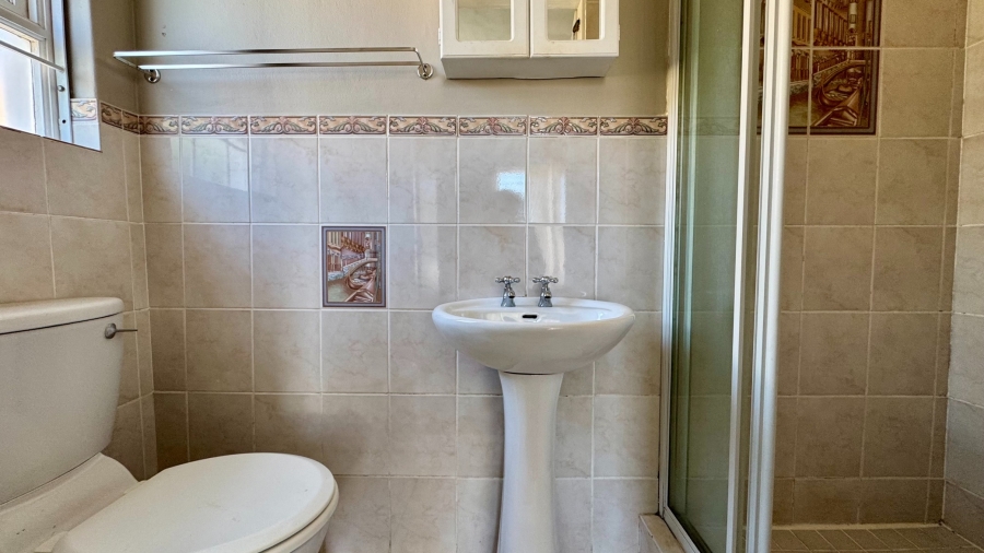 2 Bedroom Property for Sale in Guldenland Western Cape